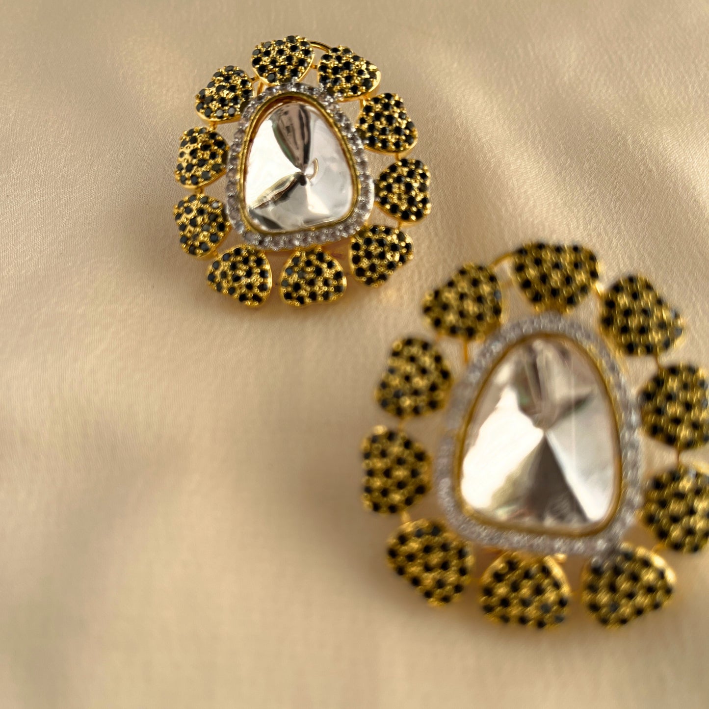 Big Kundan Studs 10001