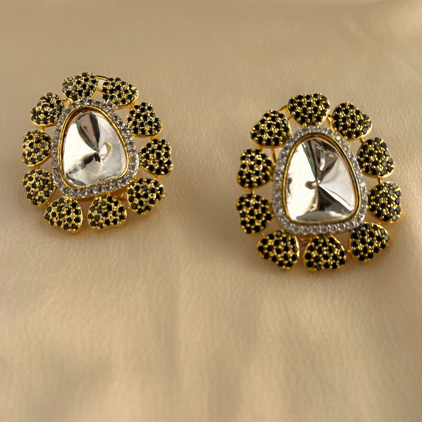 Big Kundan Studs 10001