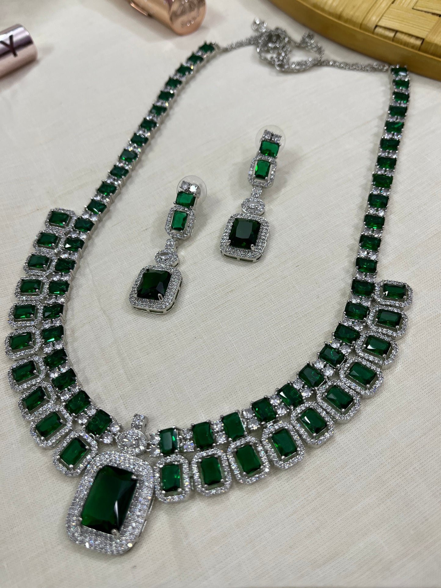 Emerald Long Necklace set - Jewelit