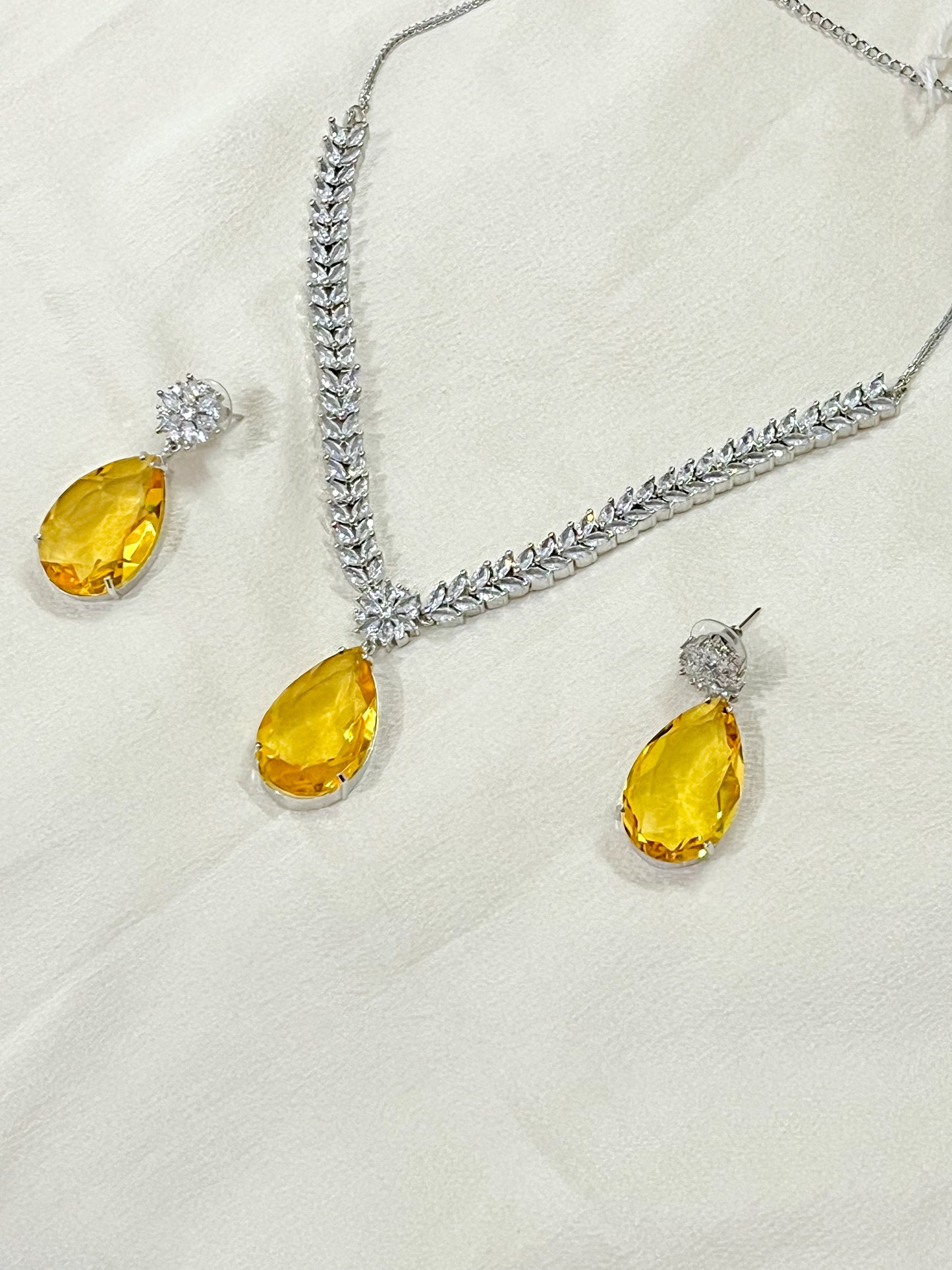 Citrine Tear Drop Necklace with Earrings - Jewelit